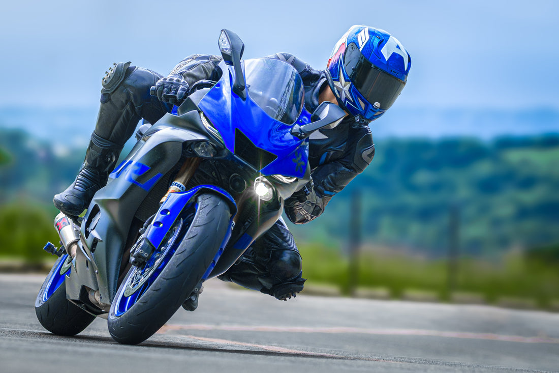 The Art of Motorcycle Cornering: Essential Cornering Tips